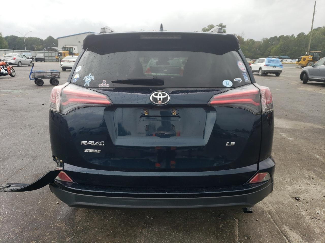 2018 Toyota Rav4 Le VIN: JTMZFREV6JJ752165 Lot: 73347294