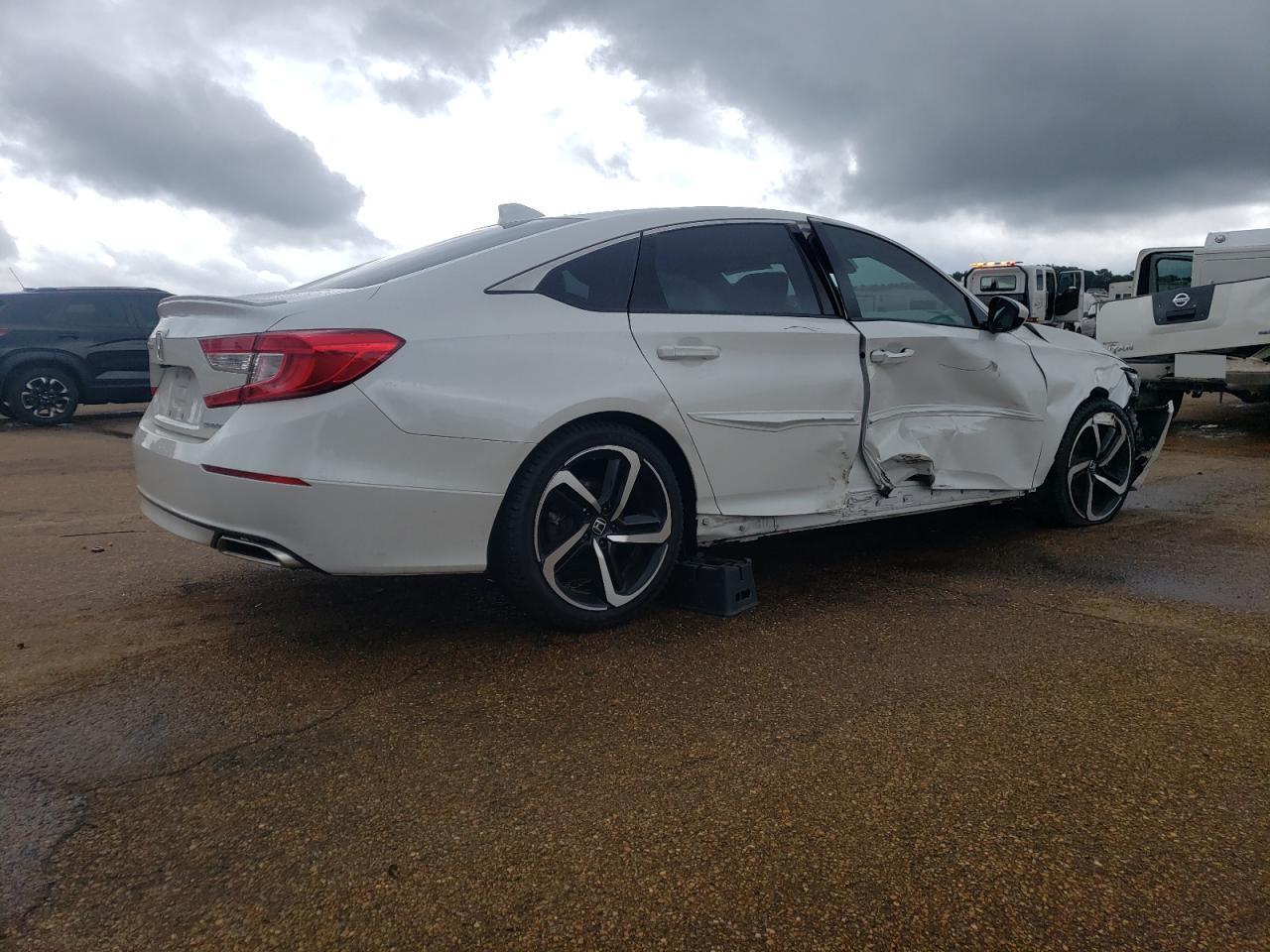 2019 Honda Accord - Image 3