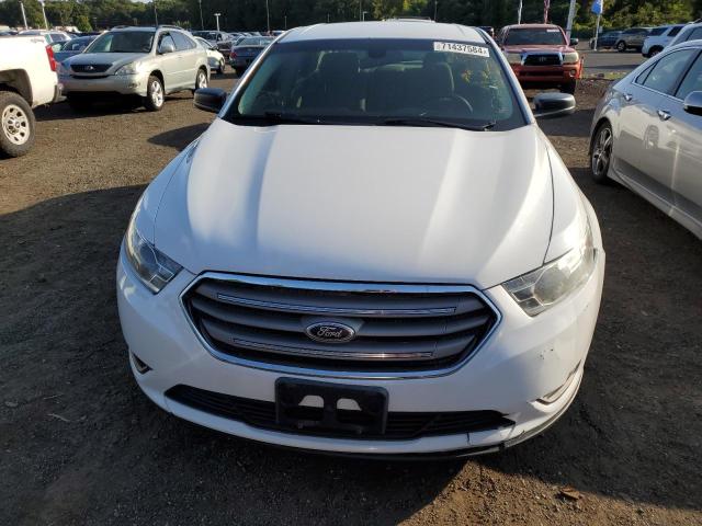 Седаны FORD TAURUS 2016 Белый