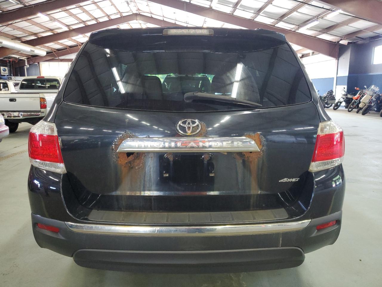 5TDBK3EH8CS106071 2012 Toyota Highlander Base