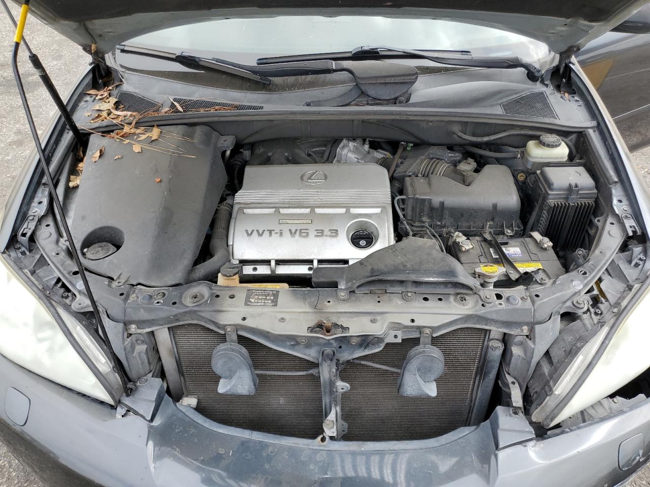2005 Lexus RX - Image 12