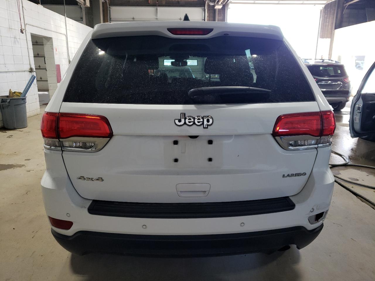 1C4RJFAG7HC605405 2017 Jeep Grand Cherokee Laredo