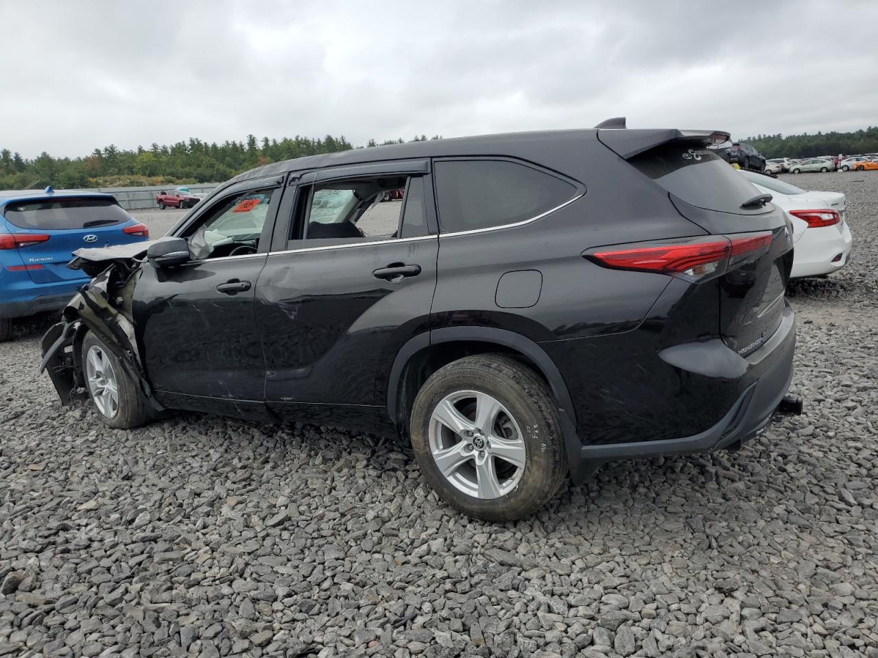 2021 Toyota Highlander - Image 2