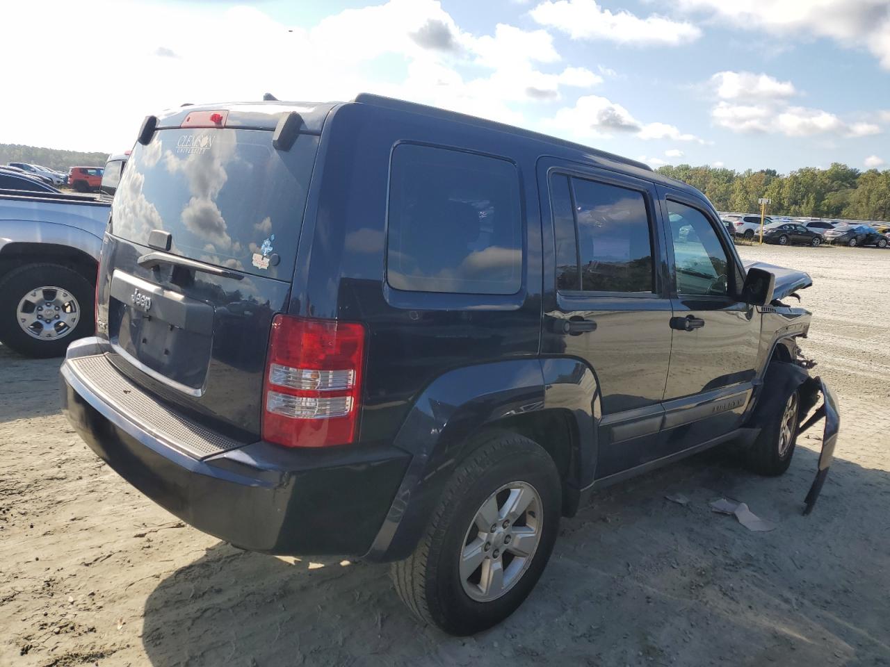2012 Jeep Liberty (North America) - Image 3