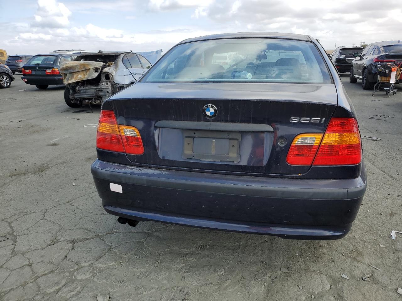 2003 BMW 325 I VIN: WBAEV33493KL85717 Lot: 71879234