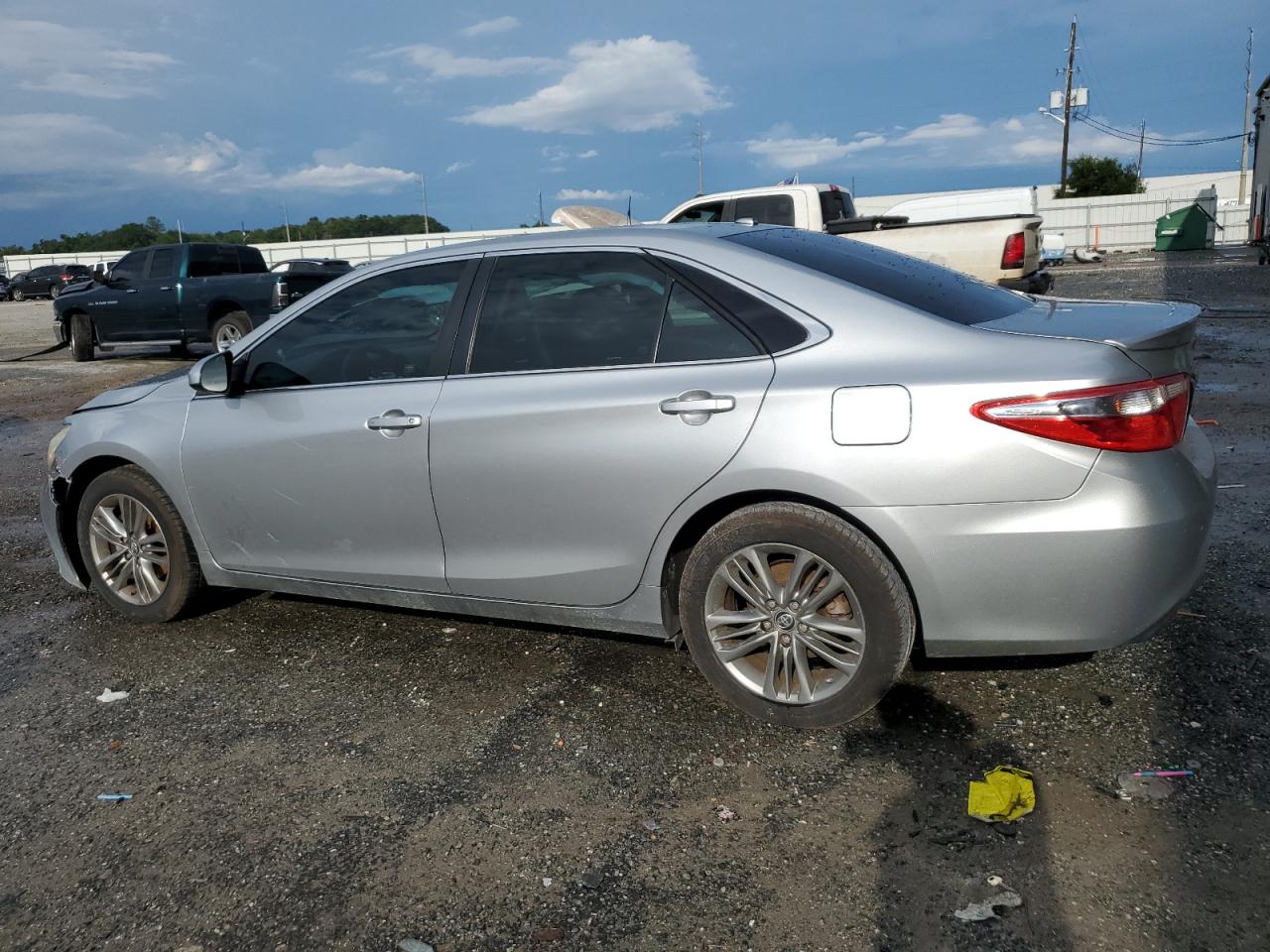 4T1BF1FK0GU154552 2016 TOYOTA CAMRY - Image 2