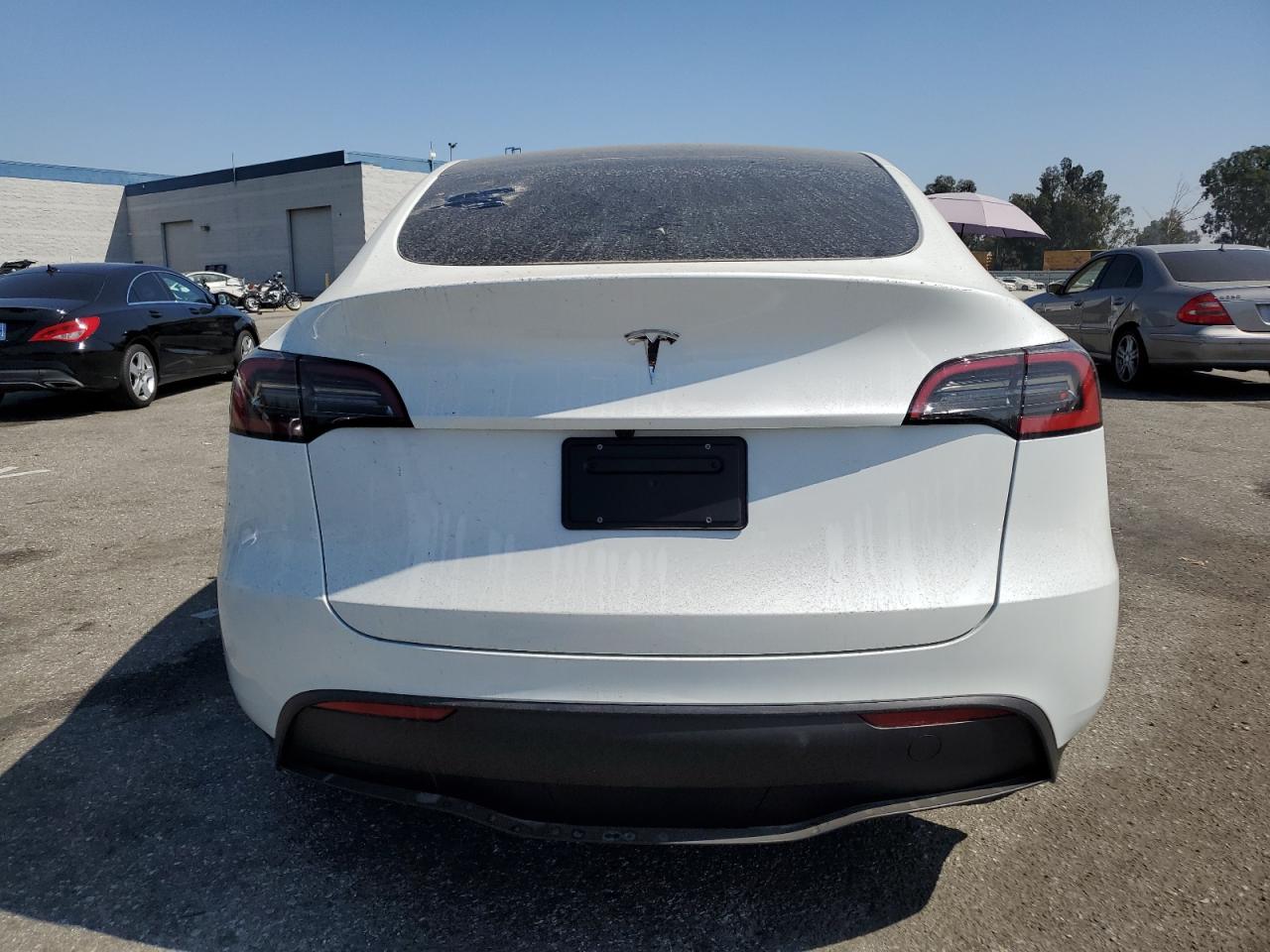 2024 Tesla Model Y VIN: 7SAYGDEDXRF092091 Lot: 72418904