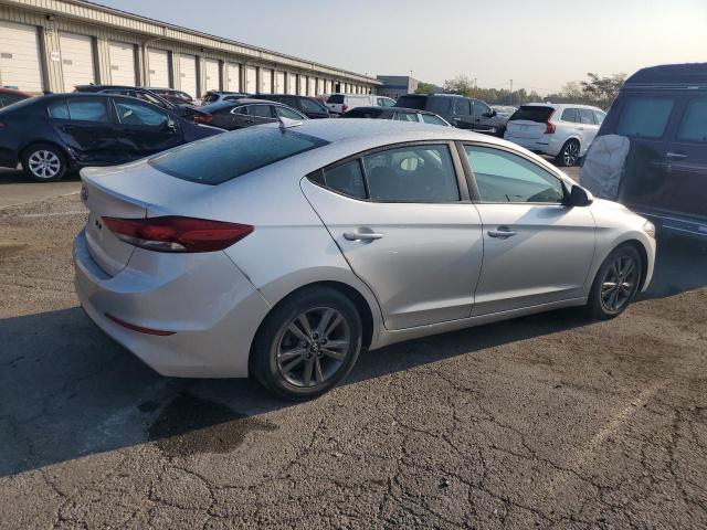  HYUNDAI ELANTRA 2018 Srebrny