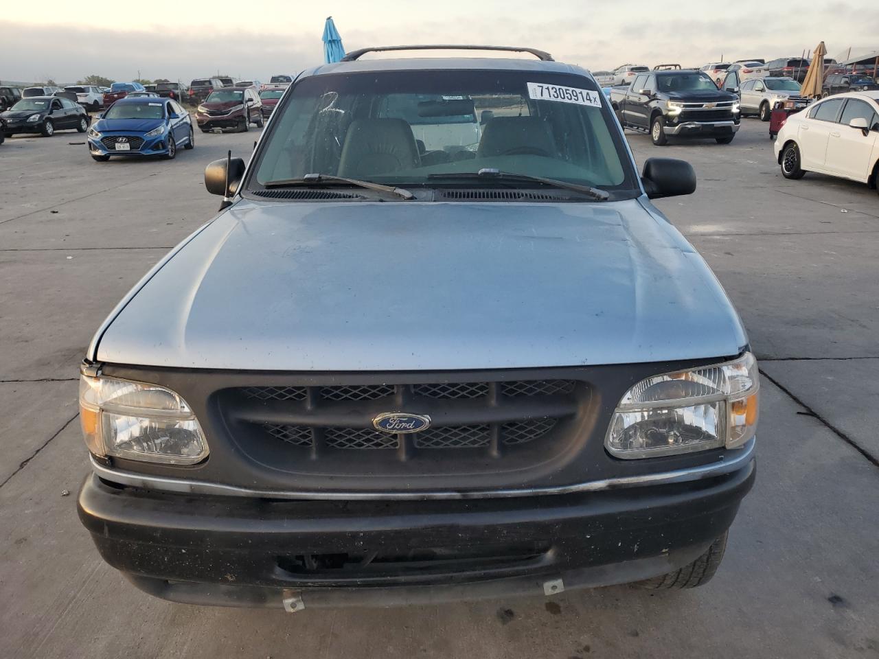 1FMYU24E3WUD25229 1998 Ford Explorer