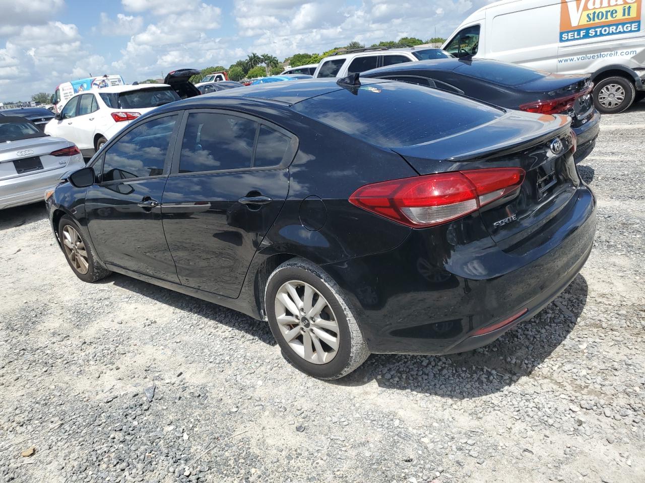 3KPFL4A70HE013192 2017 KIA FORTE - Image 2