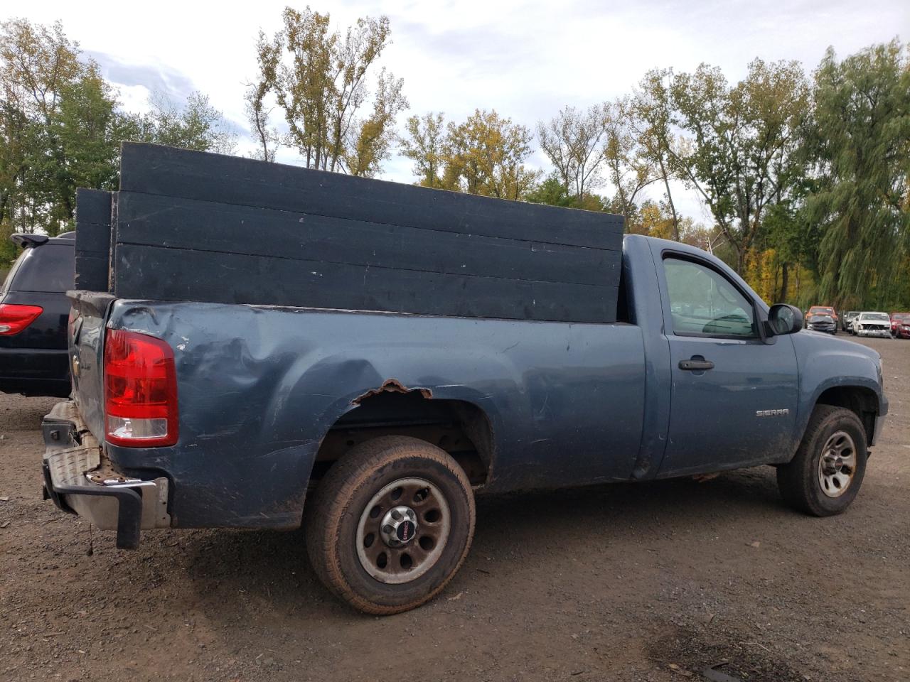 2011 GMC Sierra - Image 3