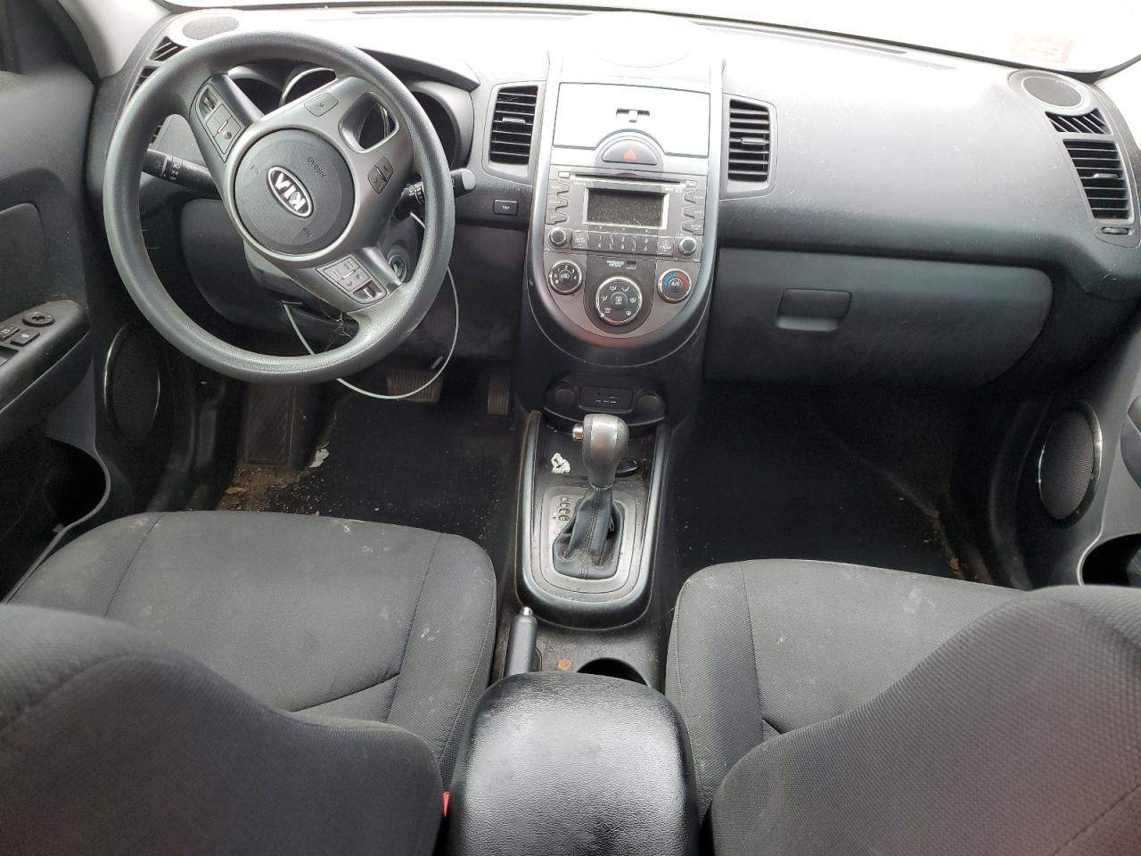 KNDJT2A27B7335516 2011 Kia Soul +