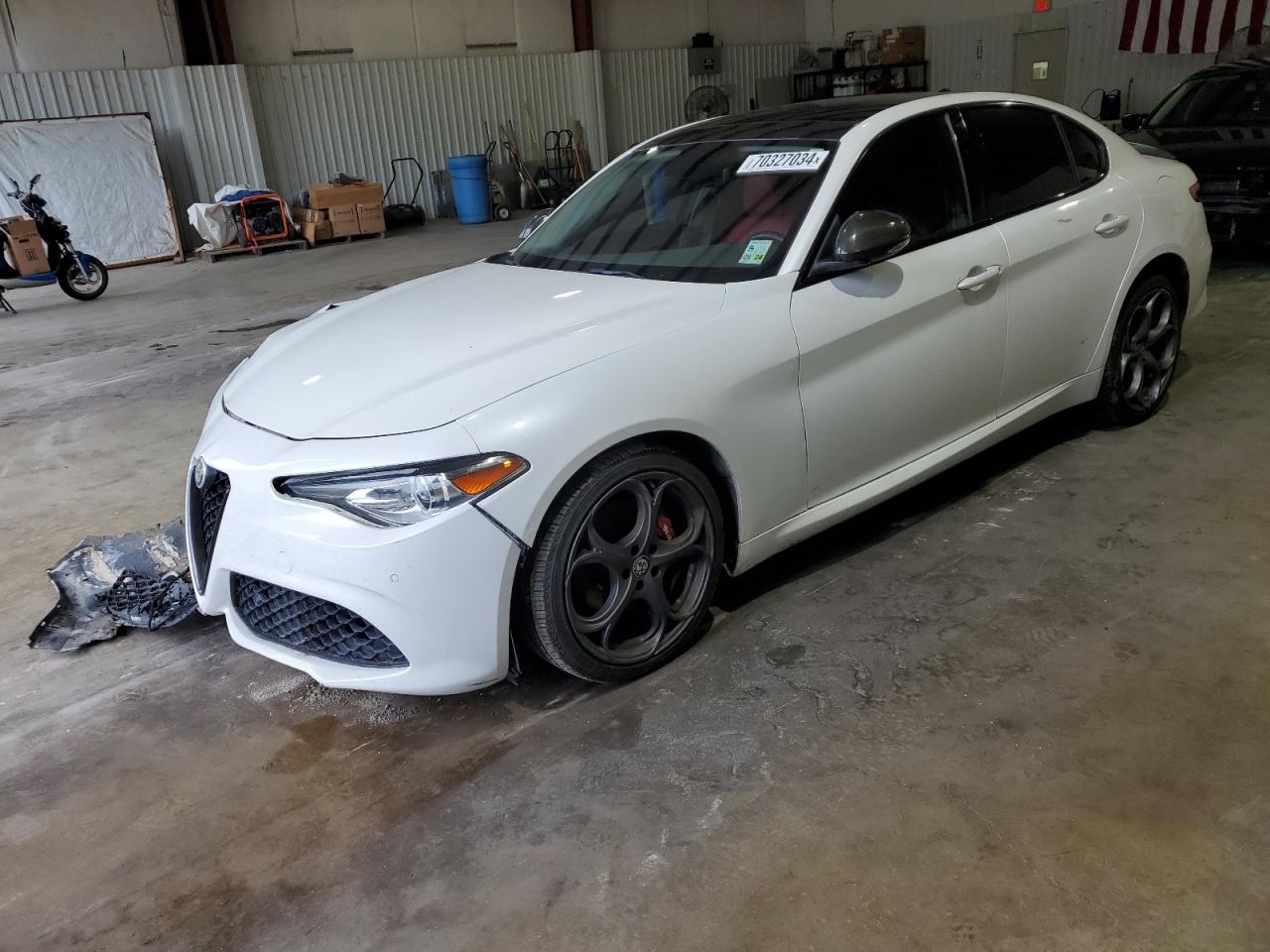 ZARFAEEN6H7538932 2017 ALFA ROMEO GIULIA - Image 1