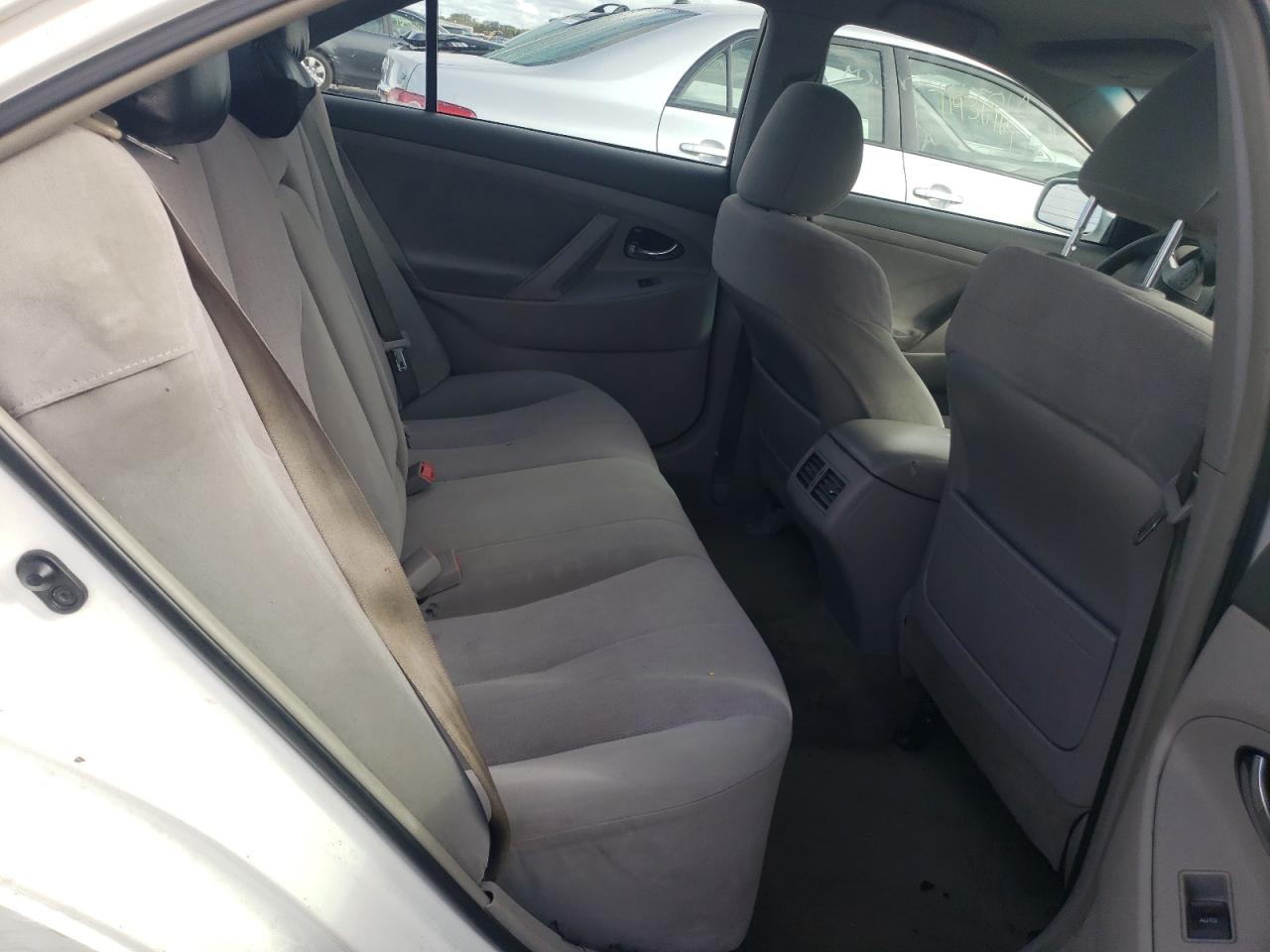 2011 Toyota Camry - Image 10