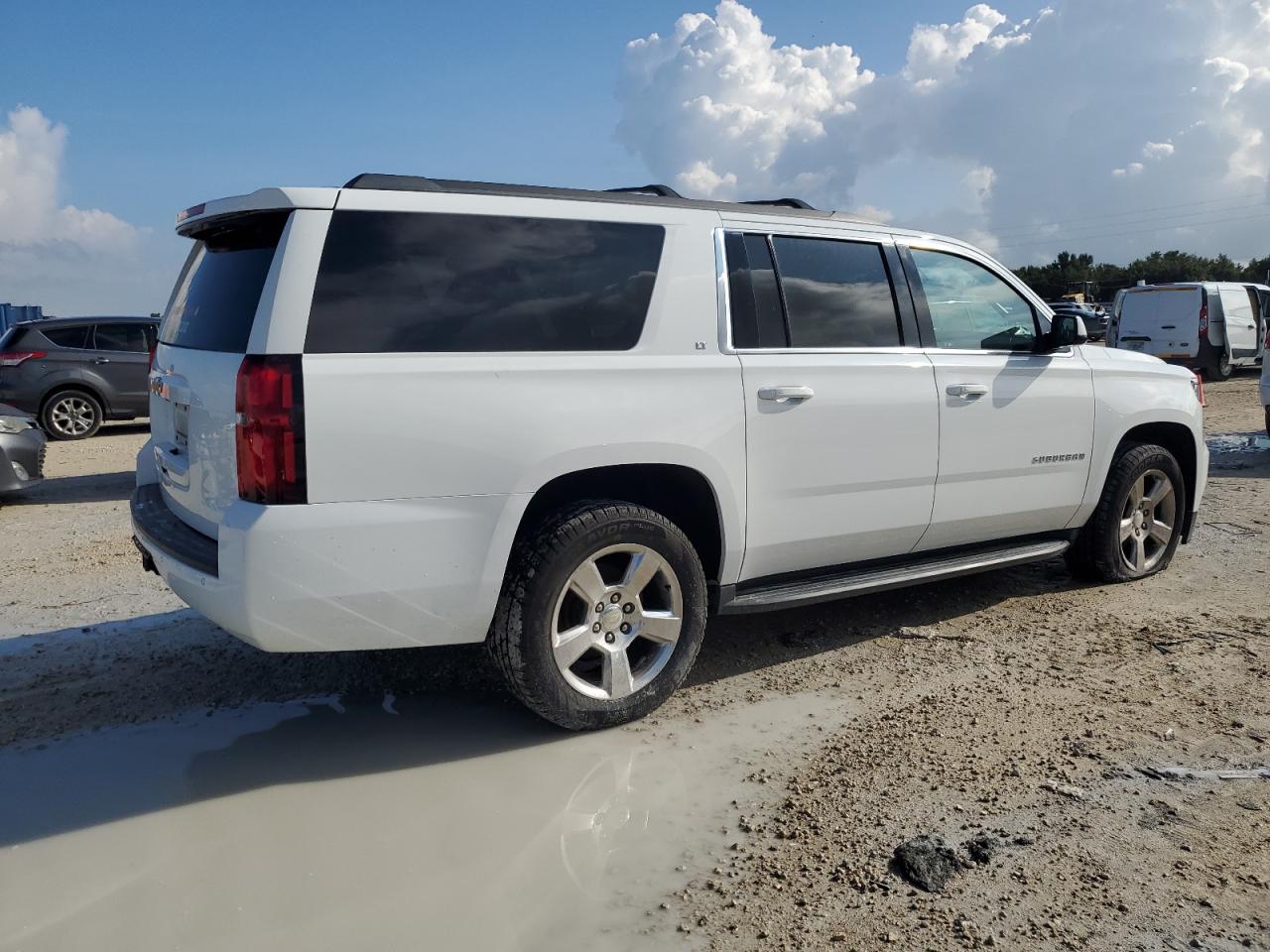 2016 Chevrolet Suburban - Image 3