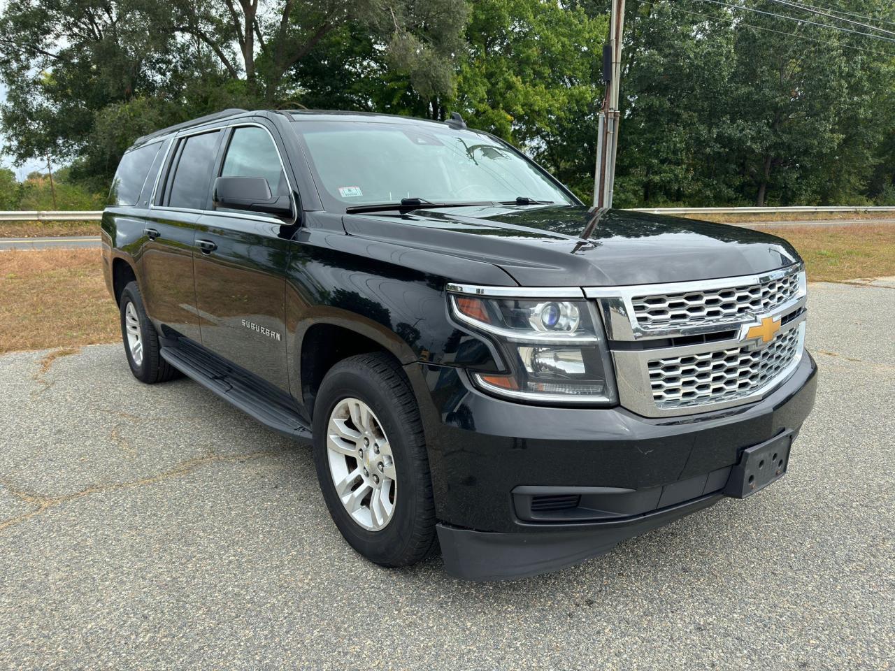 1GNSKHKC3HR163975 2017 CHEVROLET SUBURBAN - Image 1