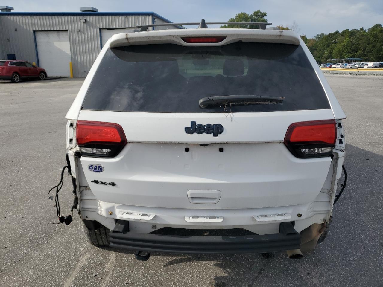 1C4RJFAG8JC401492 2018 Jeep Grand Cherokee Laredo