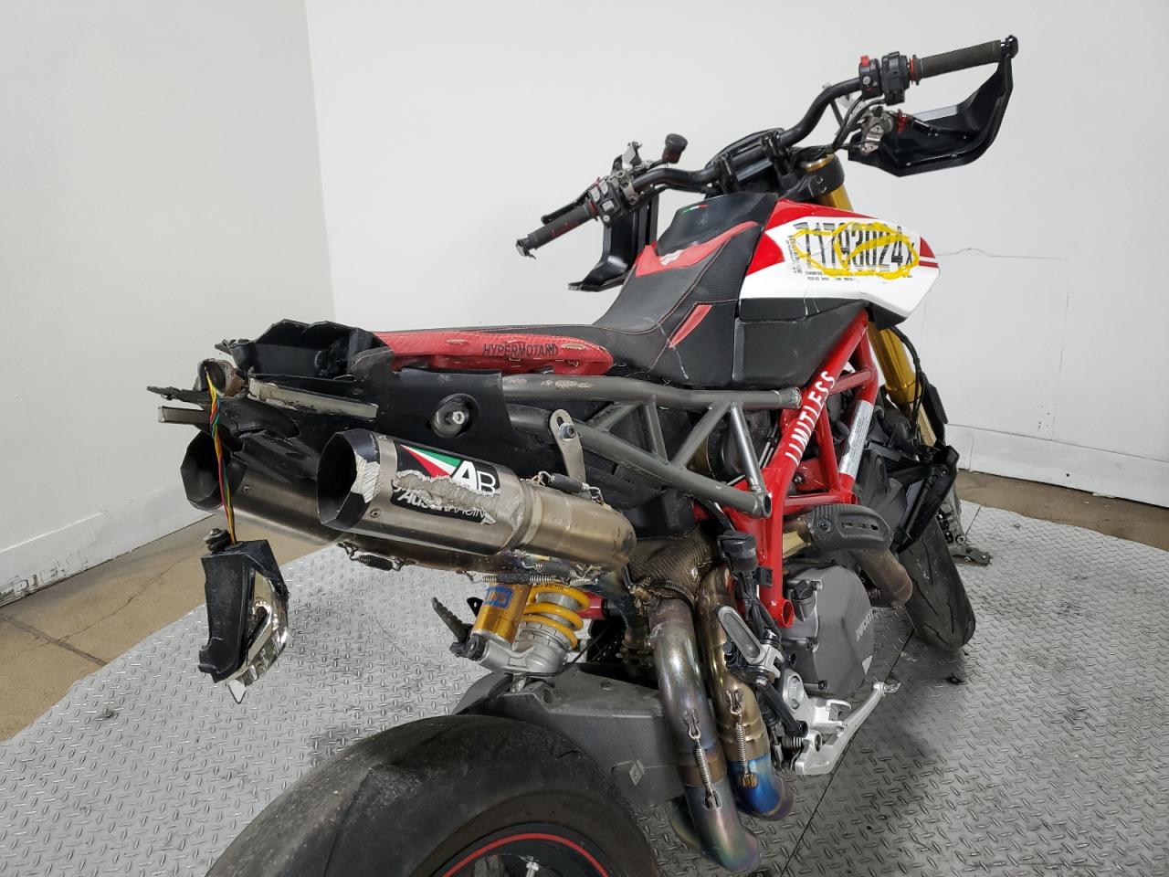 ZDMBAJDT6KB000418 2019 Ducati Hypermotard 950