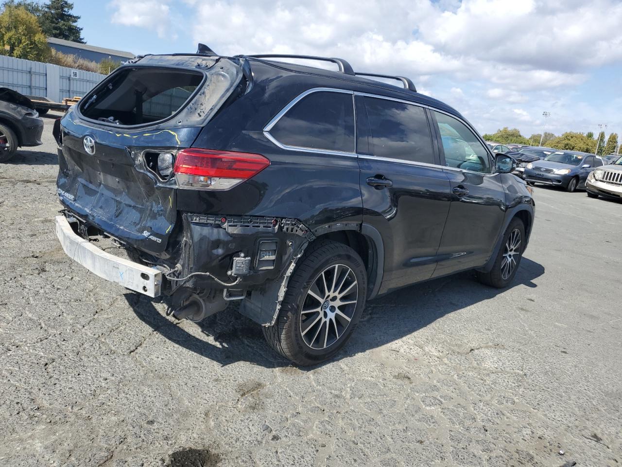 5TDJZRFH5HS516309 2017 Toyota Highlander Se