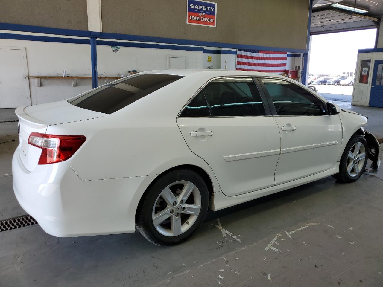 VIN 4T1BF1FK7DU706589 2013 TOYOTA CAMRY no.3