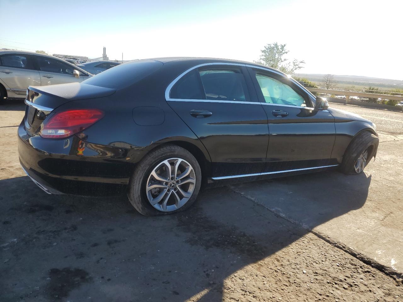 VIN 55SWF4JB7HU233479 2017 MERCEDES-BENZ C-CLASS no.3