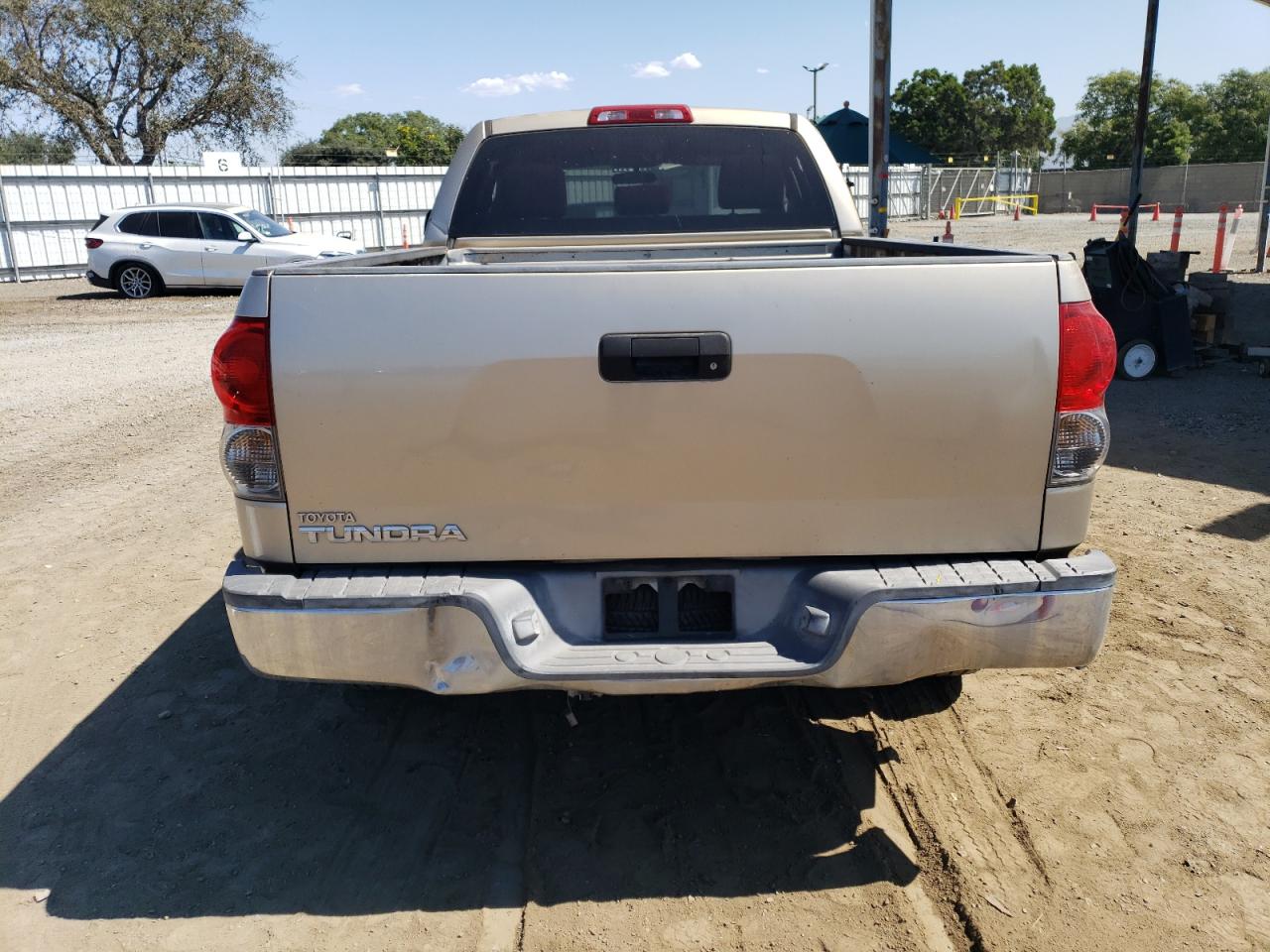 2008 Toyota Tundra Double Cab VIN: 5TFRT541X8X025506 Lot: 70137234