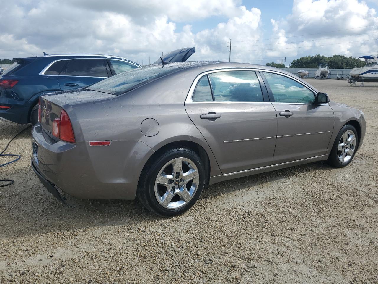 2010 Chevrolet Malibu - Image 3