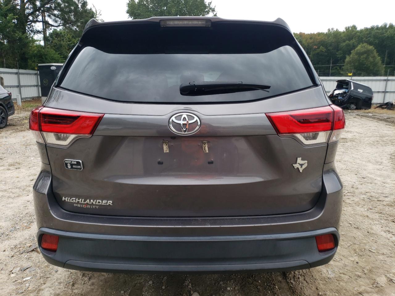 2019 Toyota Highlander Le VIN: 5TDZARFH7KS049069 Lot: 73371954