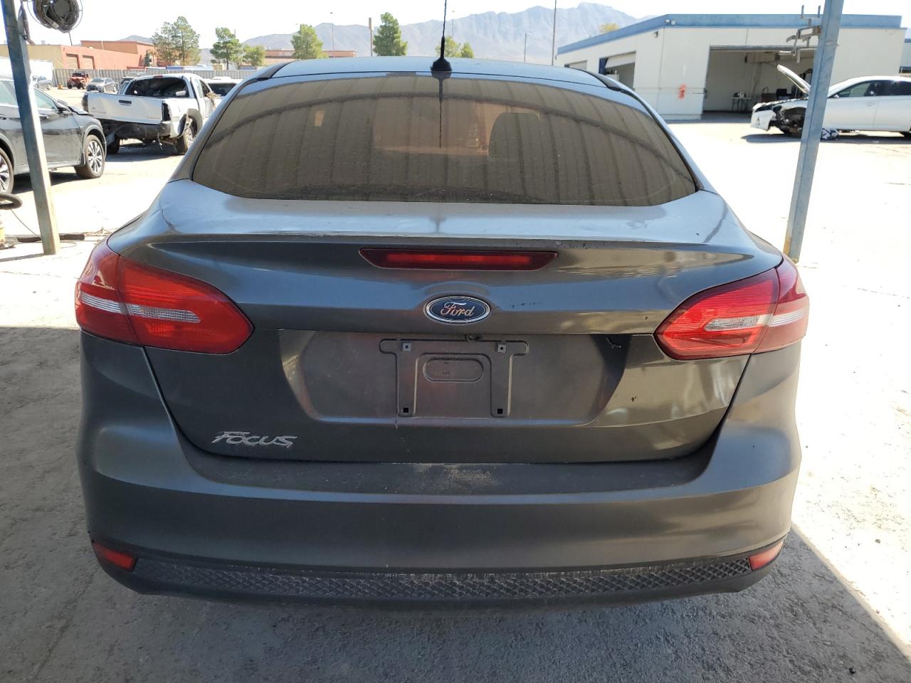 2015 Ford Focus S VIN: 1FADP3E2XFL368157 Lot: 71040364