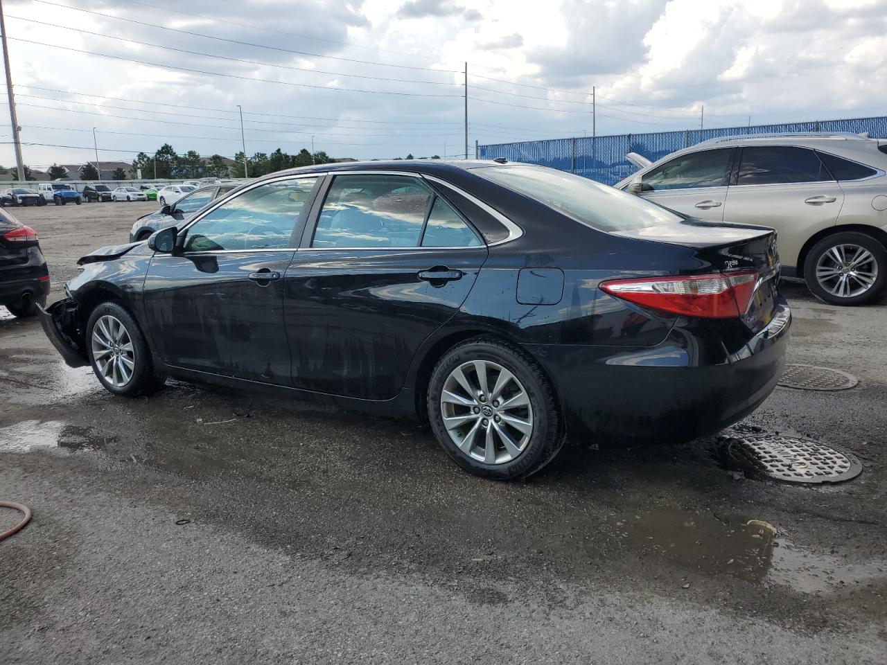 4T4BF1FKXFR495302 2015 TOYOTA CAMRY - Image 2