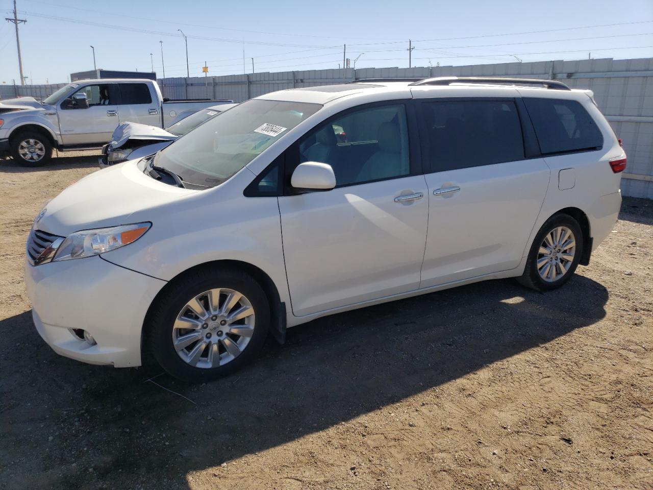 5TDDK3DC5FS107732 2015 TOYOTA SIENNA - Image 1