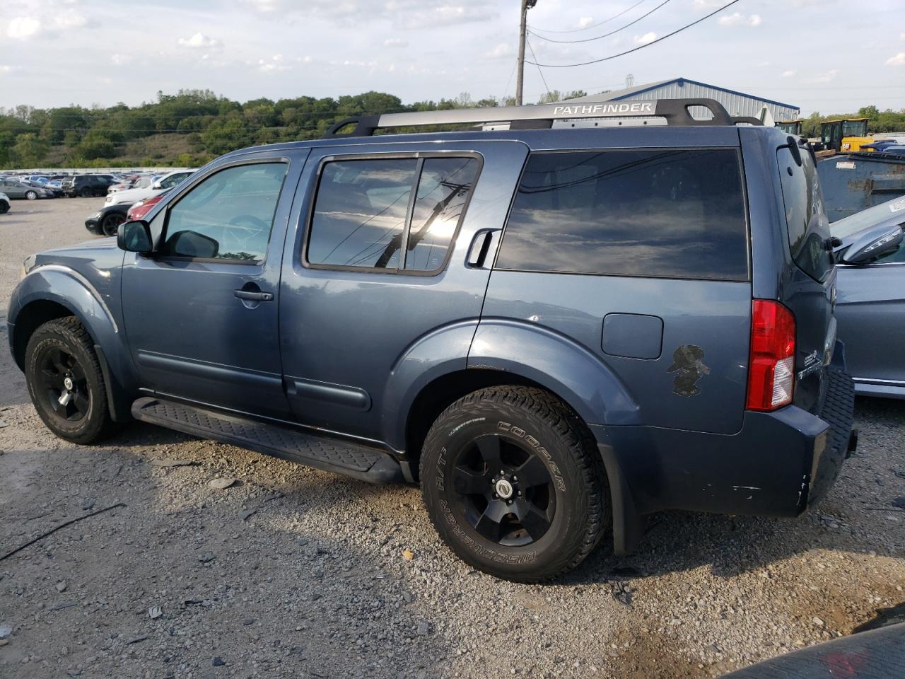 5N1AR18W45C788338 2005 Nissan Pathfinder Le