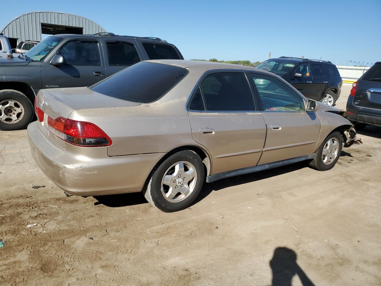 1HGCG164X1A076847 2001 Honda Accord Lx