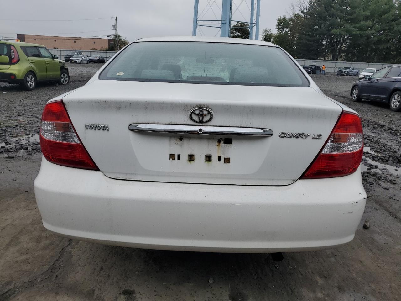 2002 Toyota Camry Le VIN: 4T1BE32K72U057944 Lot: 72674174