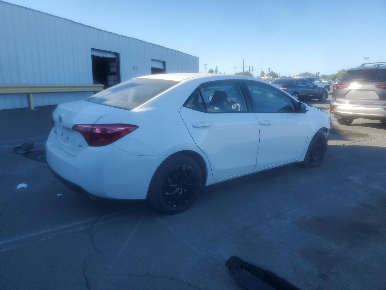 VIN 5YFBURHE6JP745182 2018 TOYOTA COROLLA no.3