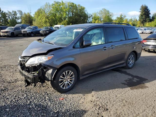 2020 Toyota Sienna Xle