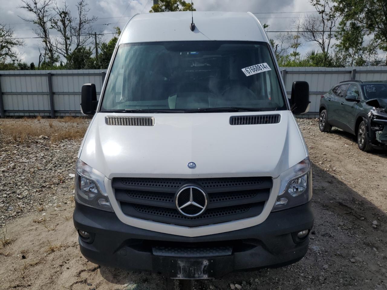 VIN WD3PE8DC3FP121781 2015 MERCEDES-BENZ SPRINTER no.5