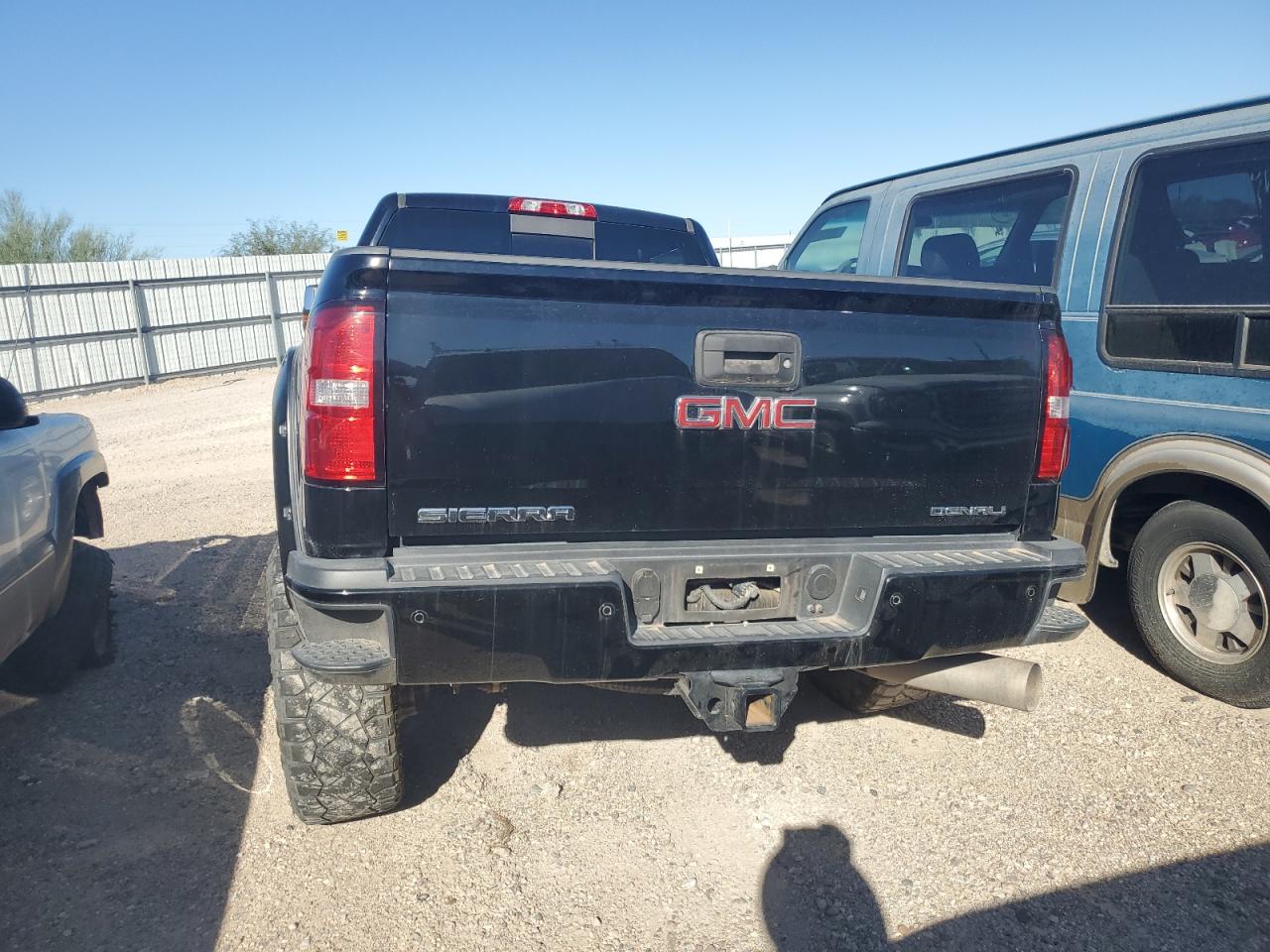 1GT12UE87GF222627 2016 GMC Sierra K2500 Denali