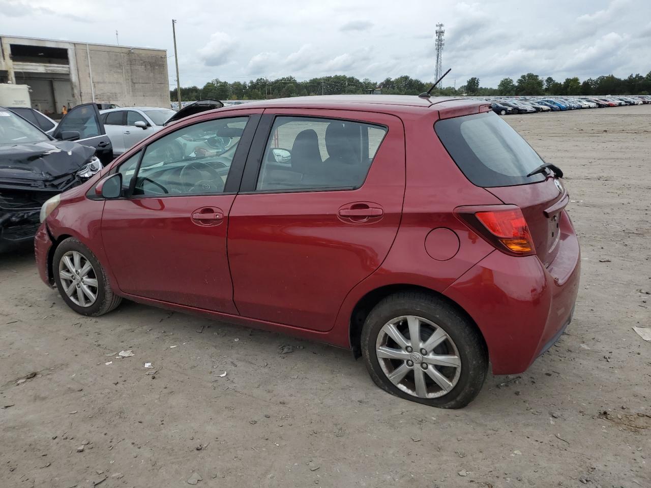 VIN VNKKTUD32HA083407 2017 TOYOTA YARIS no.2