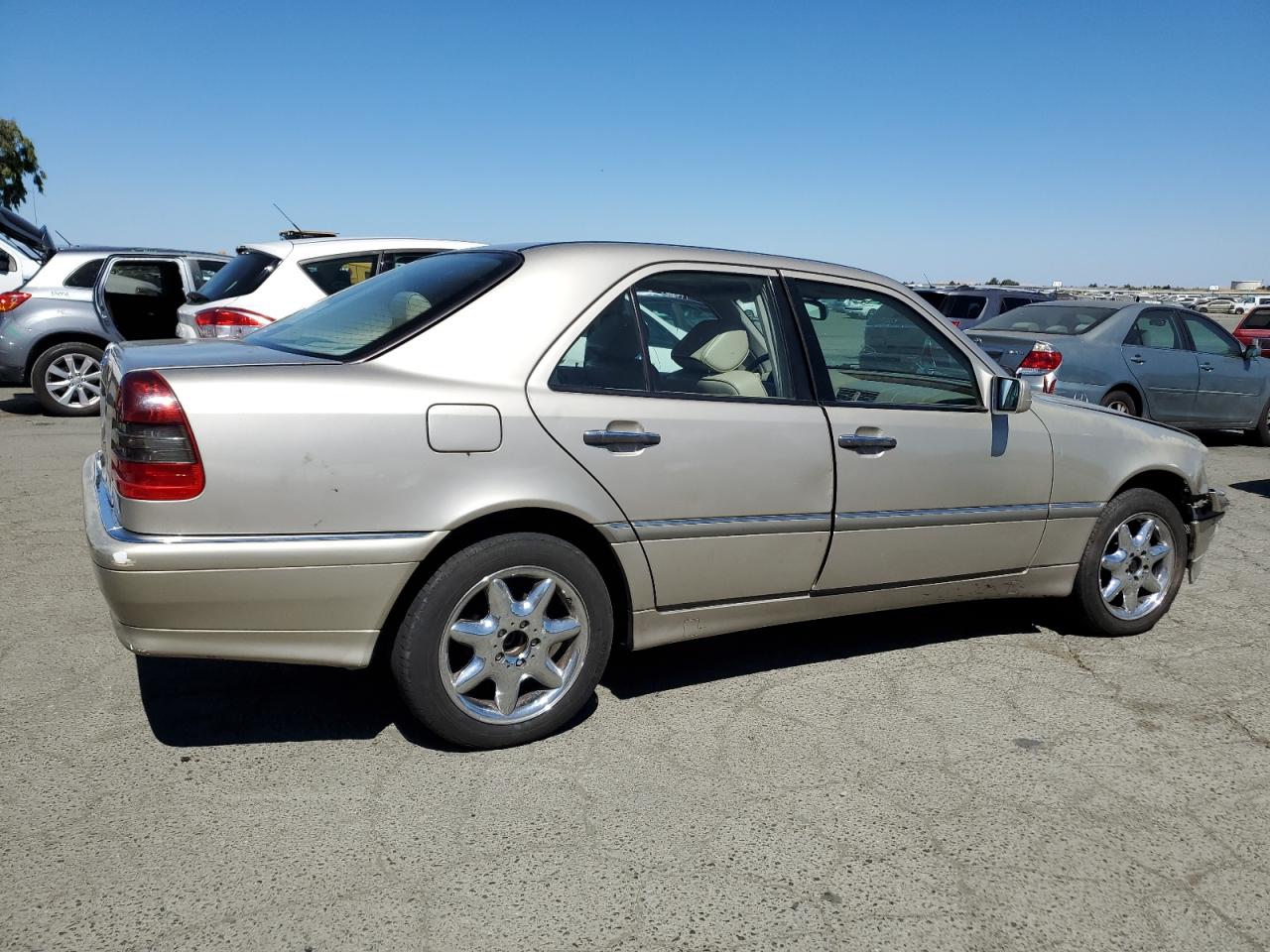 WDBHA23G4WA564563 1998 Mercedes-Benz C 230