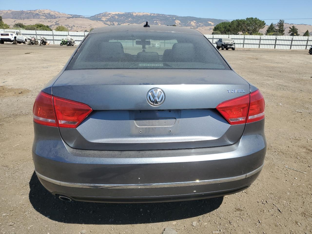 1VWCN7A36EC104818 2014 Volkswagen Passat Sel