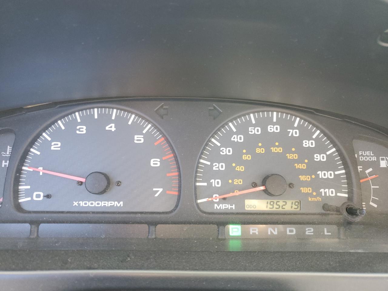 2000 Toyota 4Runner - Image 9