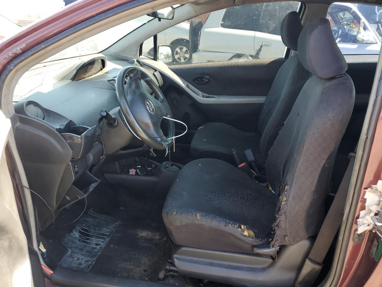 2010 Toyota Yaris - Image 7