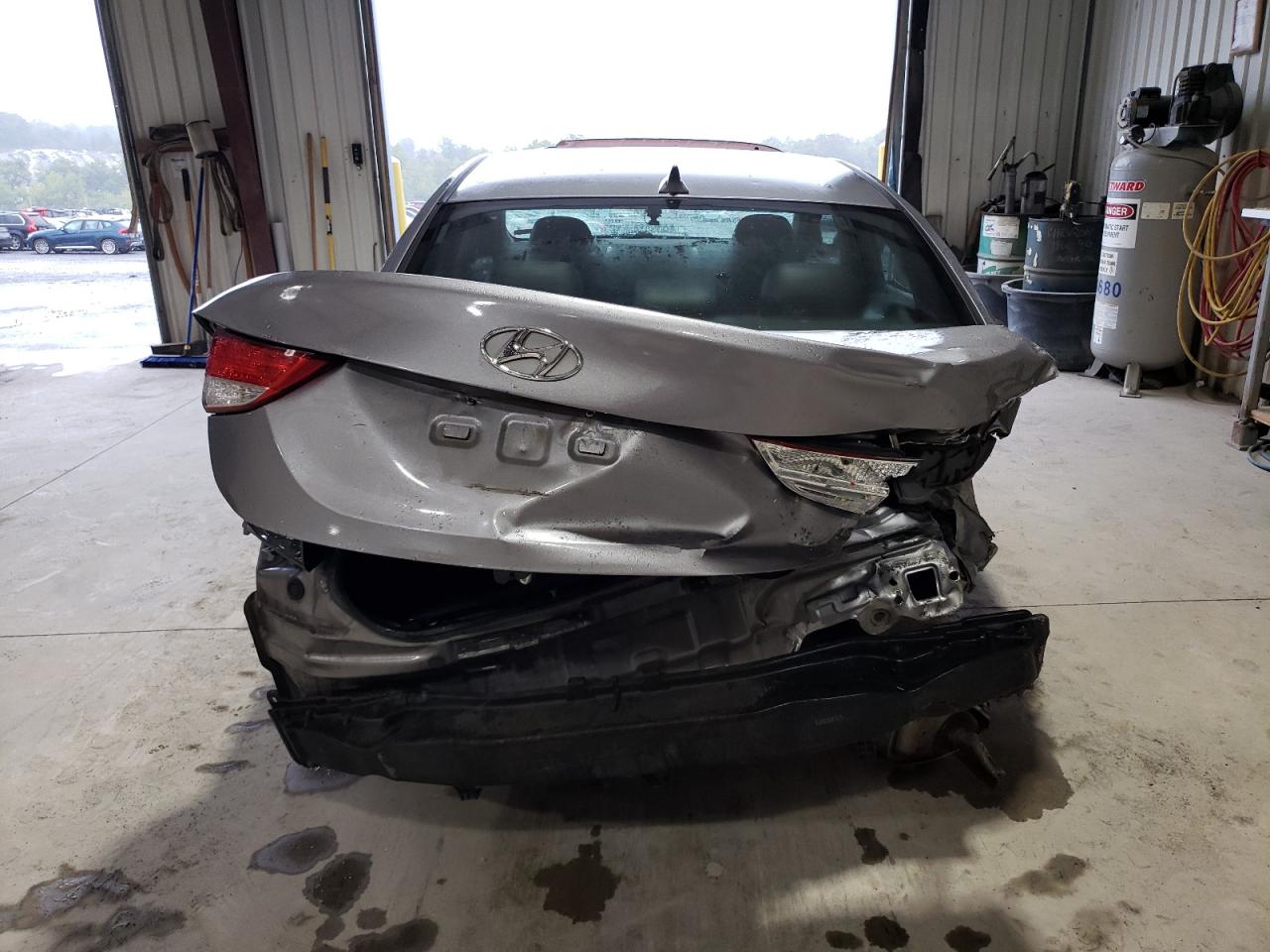 KMHDH4AE4CU493878 2012 Hyundai Elantra Gls