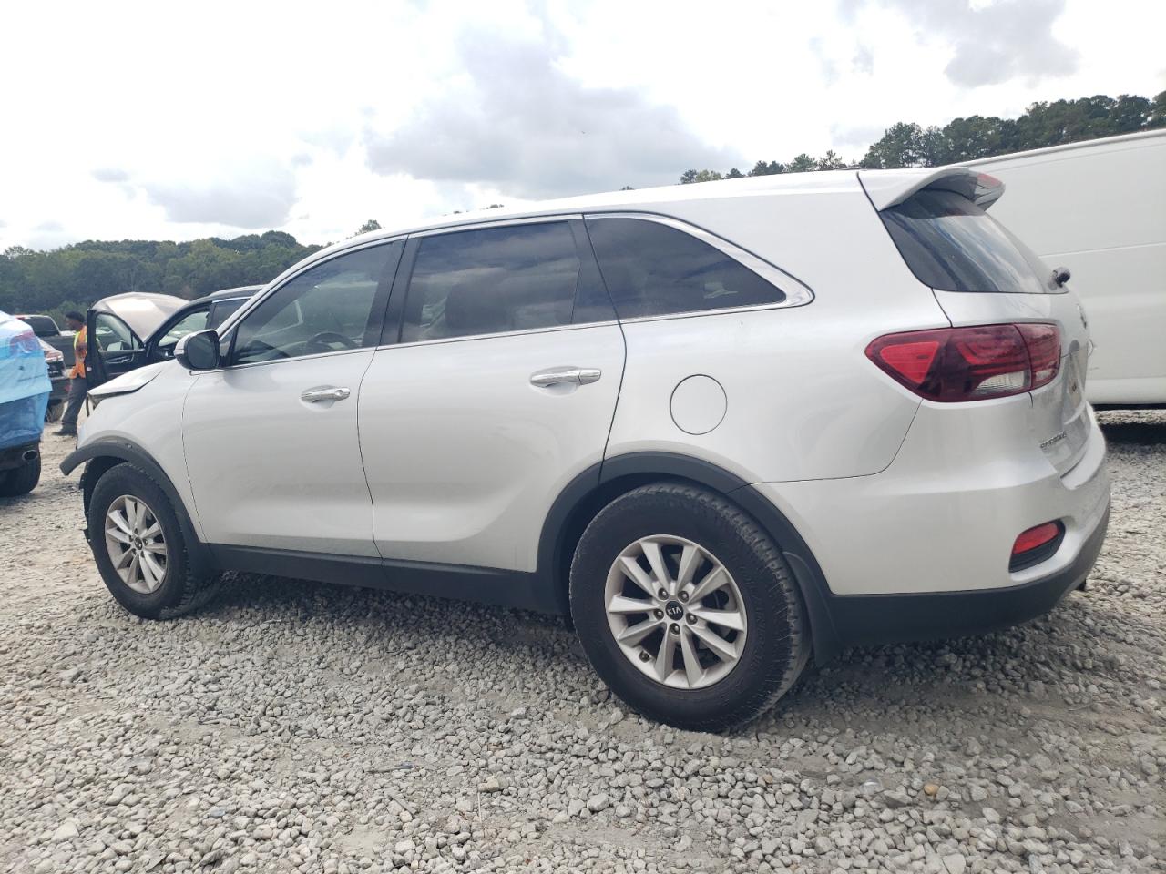 5XYPG4A36KG577932 2019 KIA SORENTO - Image 2