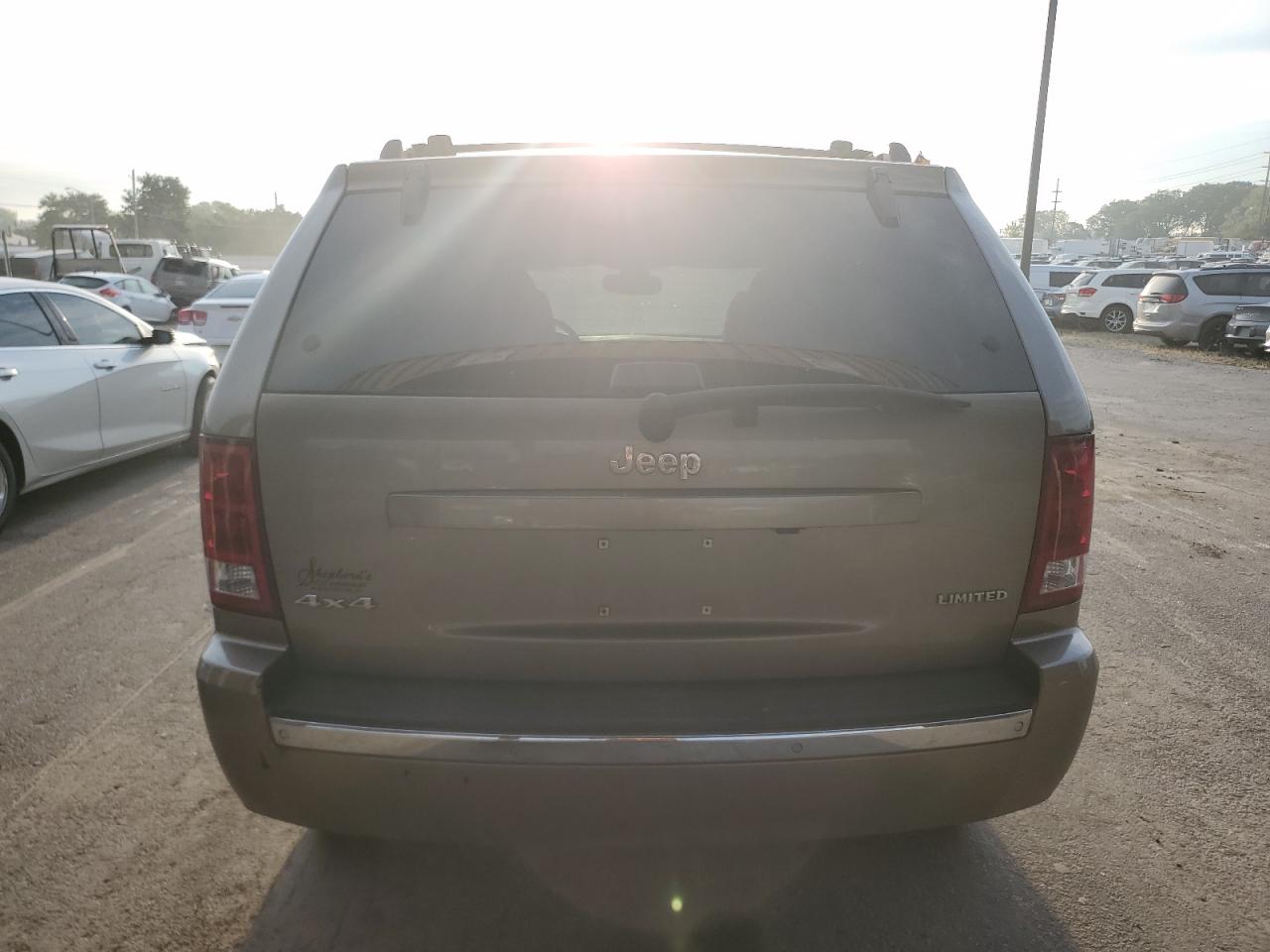 2005 Jeep Grand Cherokee - Image 6