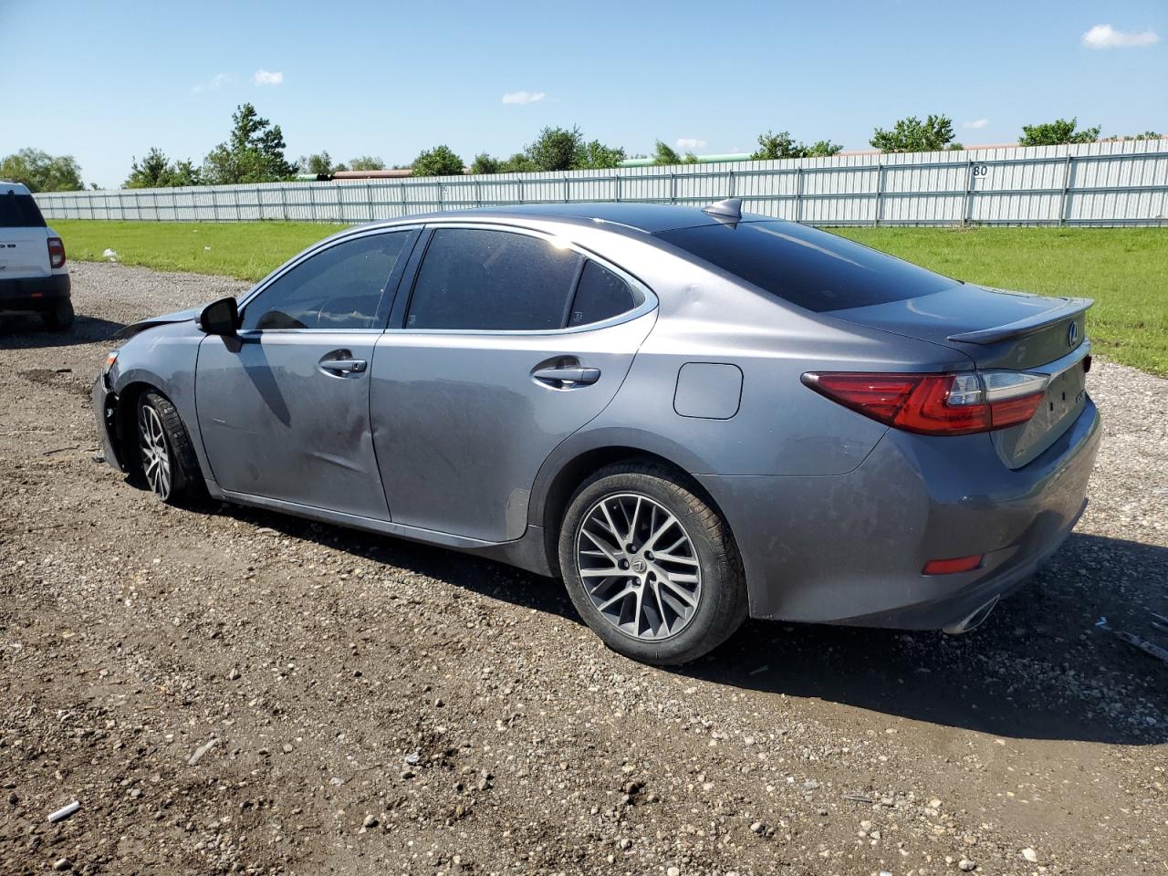 JTHBK1GG7H2253326 2017 LEXUS ES - Image 2