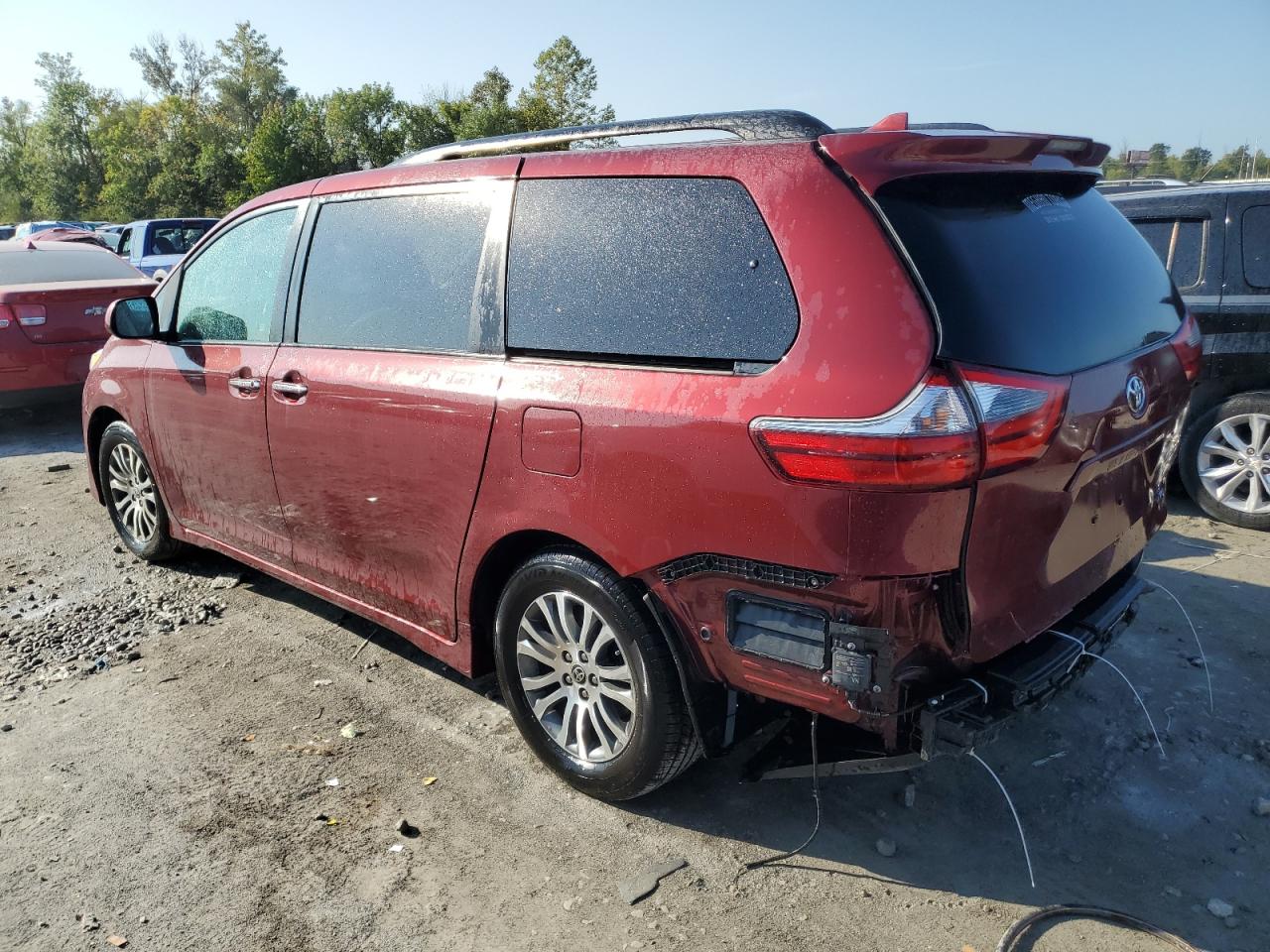 5TDYZ3DC3LS060855 2020 TOYOTA SIENNA - Image 2