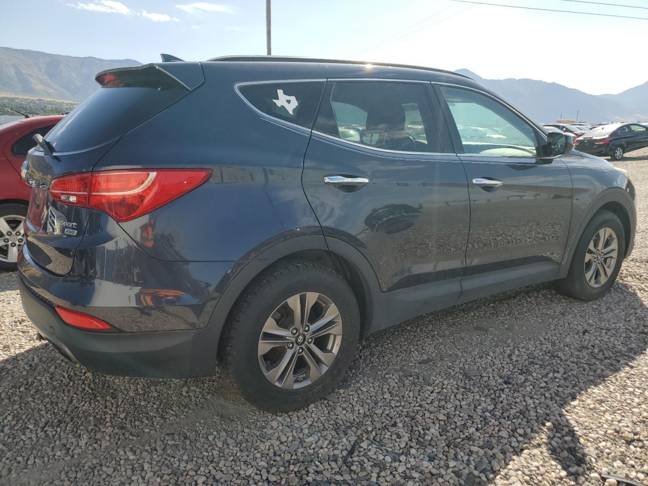 2016 Hyundai Santa Fe - Image 3