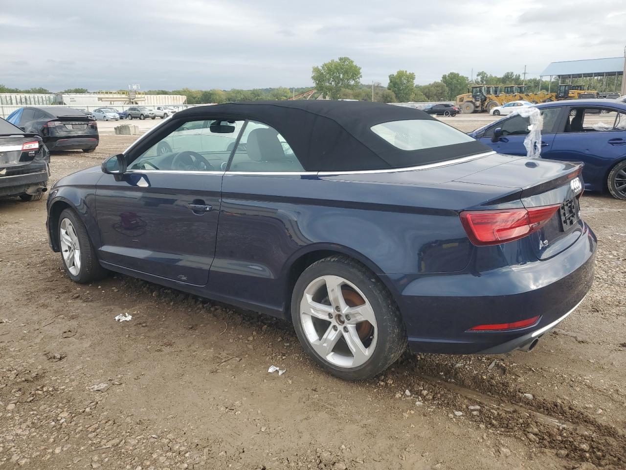 WAU78LFF7H1041152 2017 AUDI A3 - Image 2